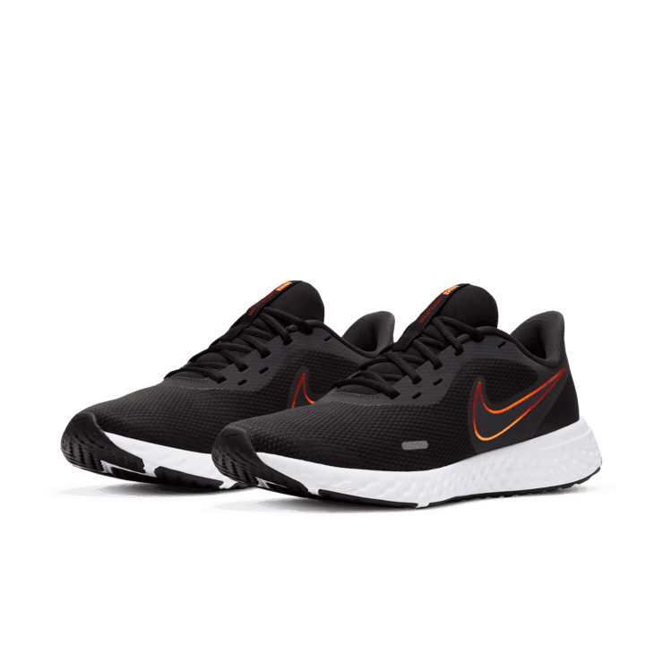 Nike Revolution 5 Road Angle 2