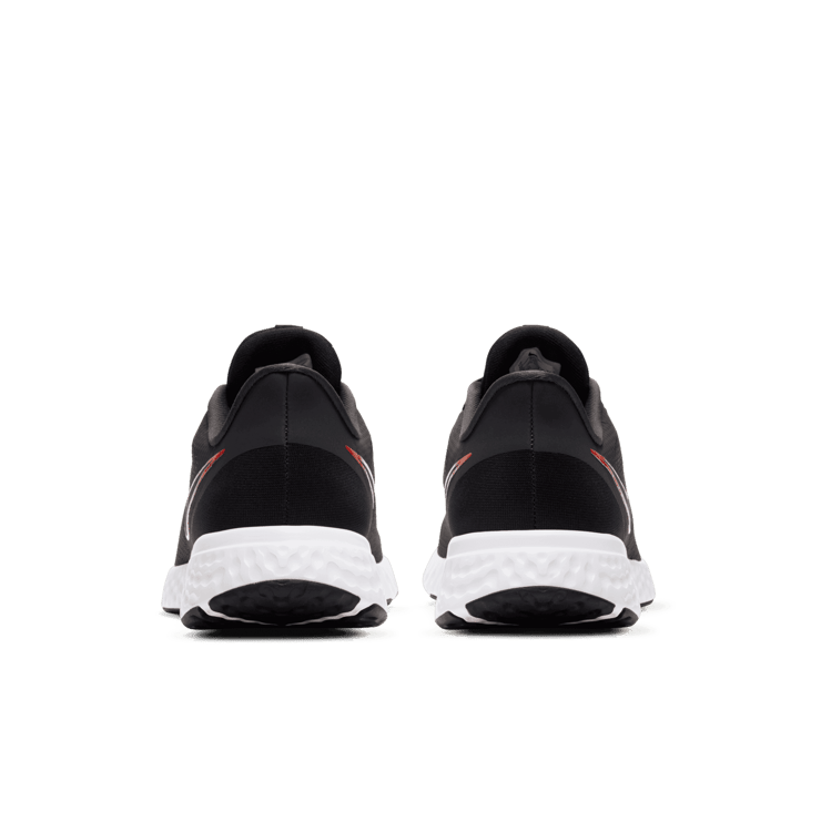 Nike Revolution 5 Road Angle 3