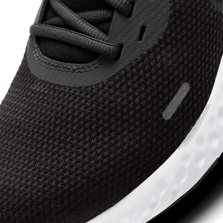 Nike Revolution 5 Road Angle 4