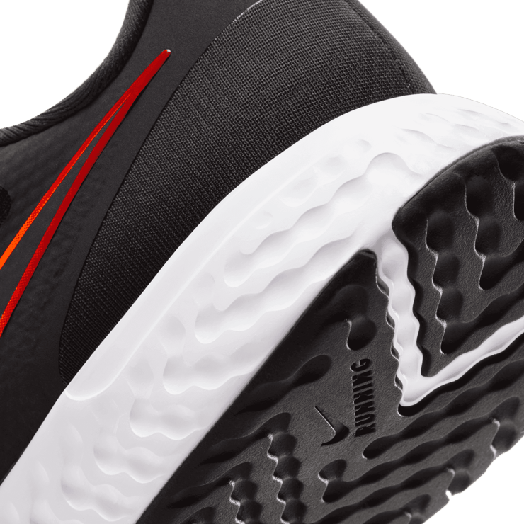 Nike Revolution 5 Road Angle 5