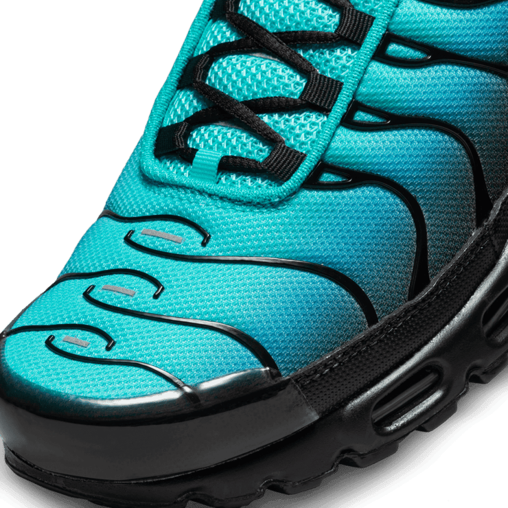 Nike Air Max Plus Light Retro Angle 4