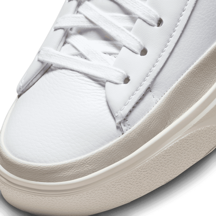 Nike Blazer Phantom Mid 'White Black' Angle 4