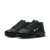 Nike Air Max Plus Utility 'Black Metallic Silver' Angle 3
