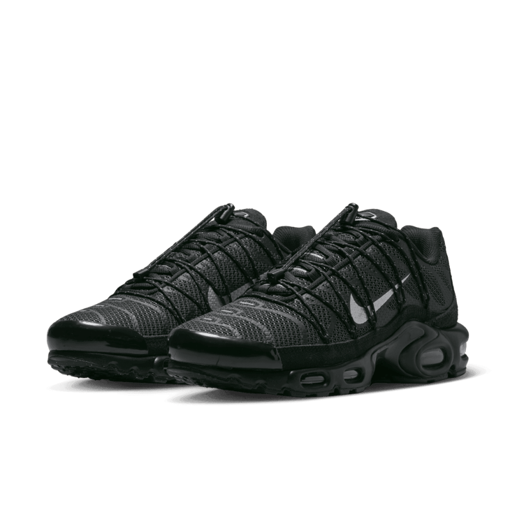 Nike Air Max Plus Utility 'Black Metallic Silver' Angle 3