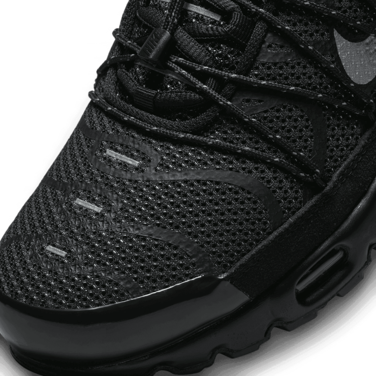 Nike Air Max Plus Utility 'Black Metallic Silver' Angle 5