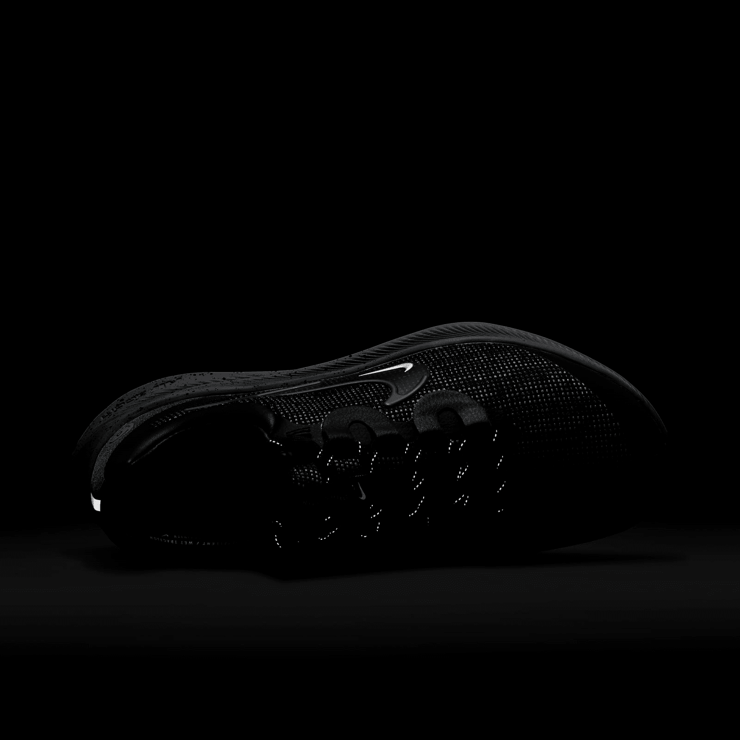 Nike Zoom Winflo 8 Shield 'Black Iron Grey' (W) Angle 6