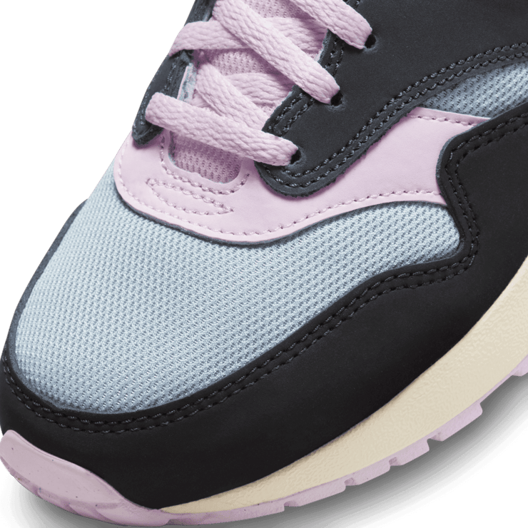 Nike Air Max 1 Black Anthracite Pink Foam (GS) Angle 4