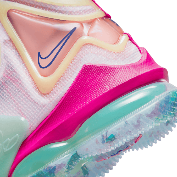 Nike LeBron 19 Valentine's Day Love Letter DH8460-900