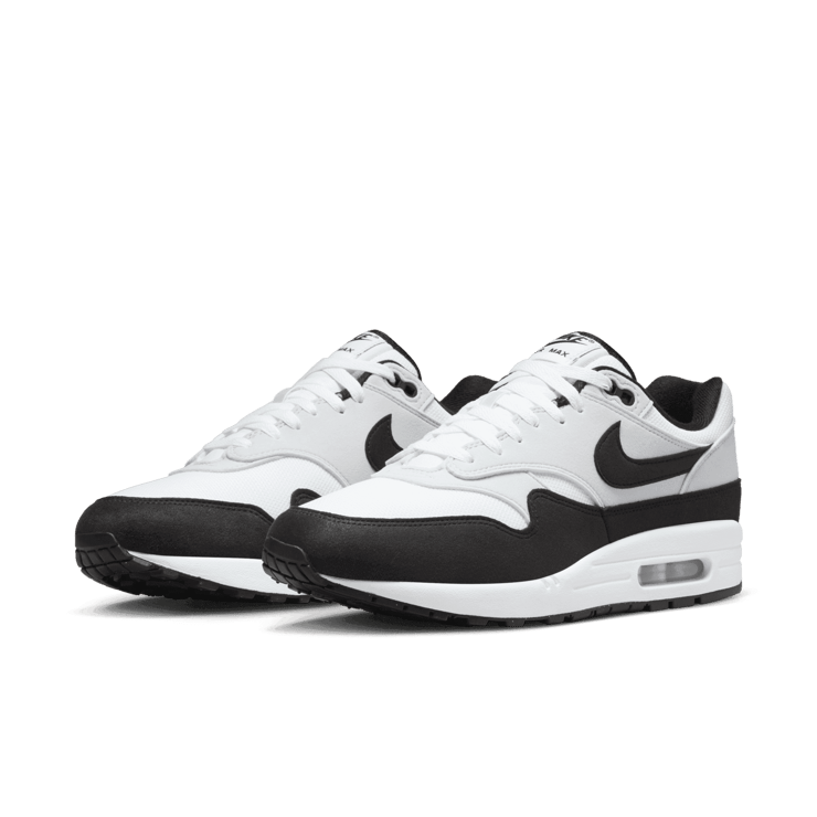 Nike Air Max 1 White Black Angle 2