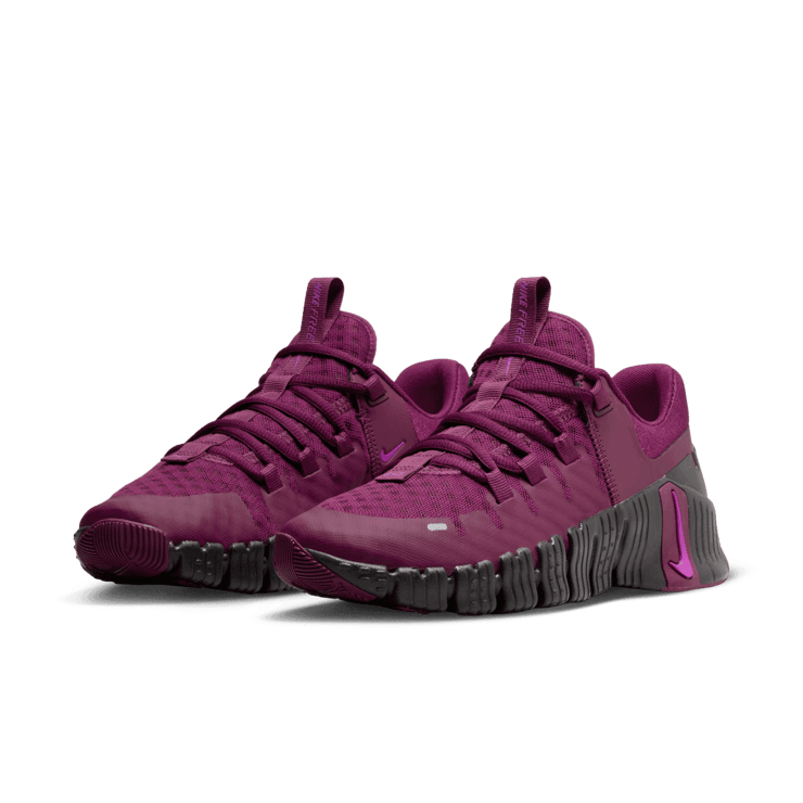 Nike Free Metcon 5 'Bordeaux' (W) Angle 3