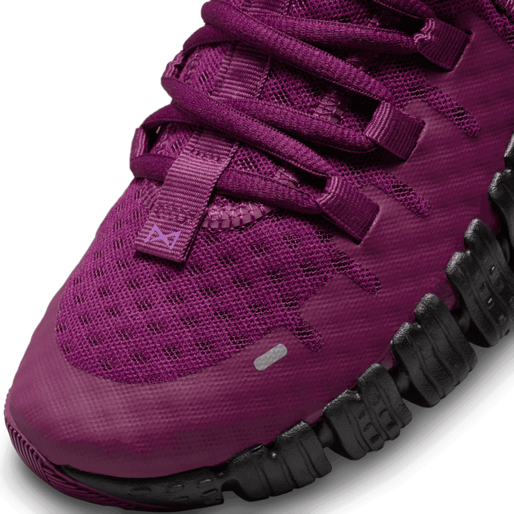 Nike Free Metcon 5 'Bordeaux' (W) Angle 5
