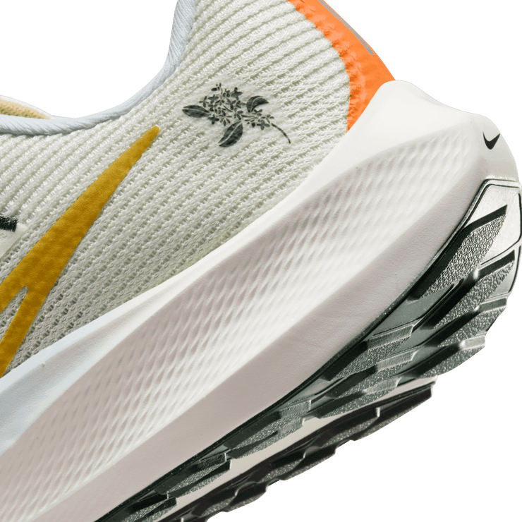 Nike Air Zoom Pegasus 40 'Sail Sea Glass Mandarin' Angle 5