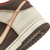 Nike Dunk High SE 'Baroque Brown' Angle 5