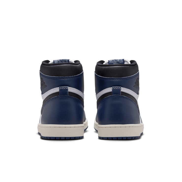Air Jordan 1 Retro High OG Midnight Navy Angle 3