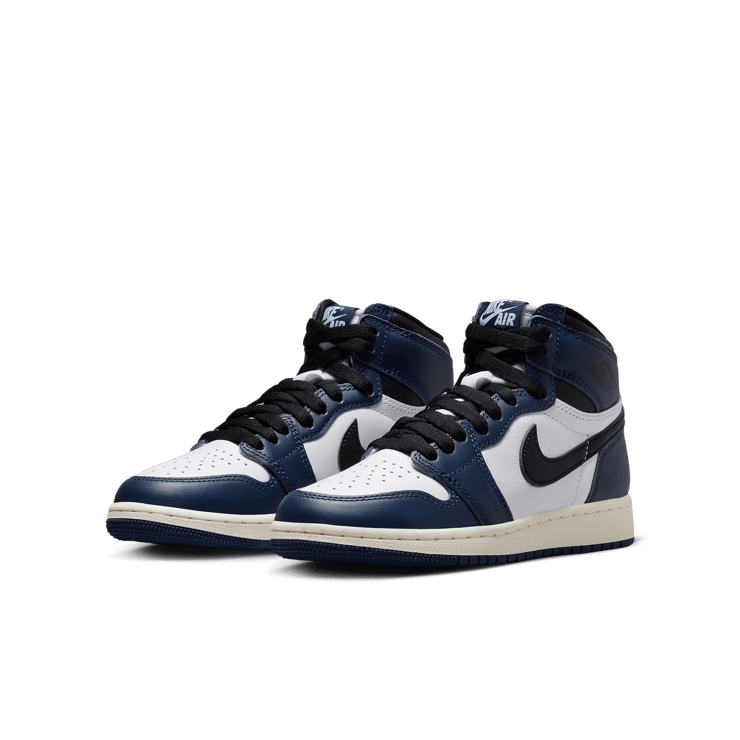 Air Jordan 1 Retro High OG Midnight Navy (GS) Angle 2