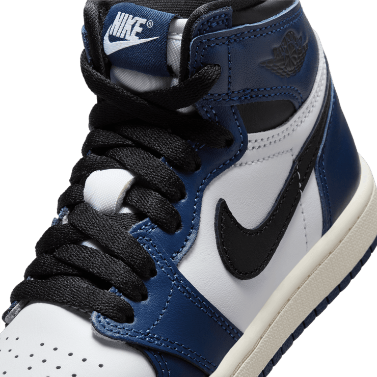 Air Jordan 1 Retro High OG Midnight Navy (PS) Angle 4