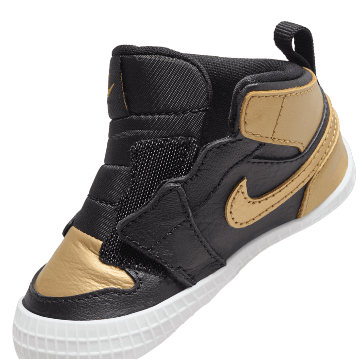 Air Jordan 1 Retro High OG Black Metallic Gold (CB) Angle 5