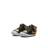 Air Jordan 1 Retro High OG Black Metallic Gold (CB) Angle 2