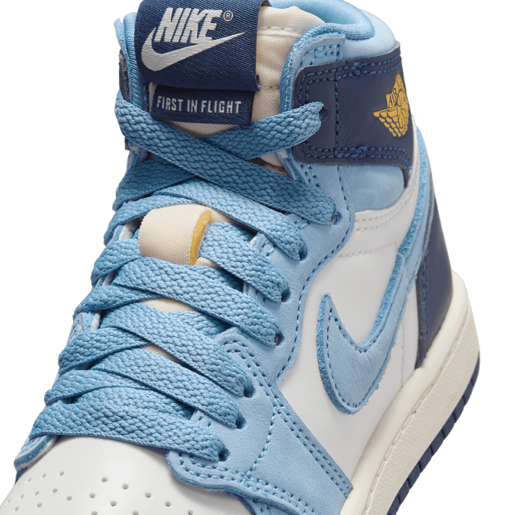 Air Jordan 1 Retro High OG University Blue Midnight Navy (PS) Angle 4
