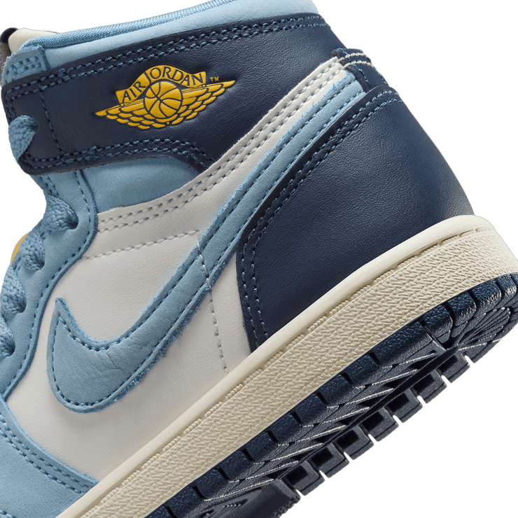 Air Jordan 1 Retro High OG University Blue Midnight Navy (PS) Angle 5
