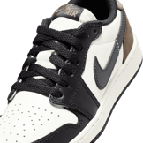 Air Jordan 1 Retro Low OG Mocha (GS) Angle 4