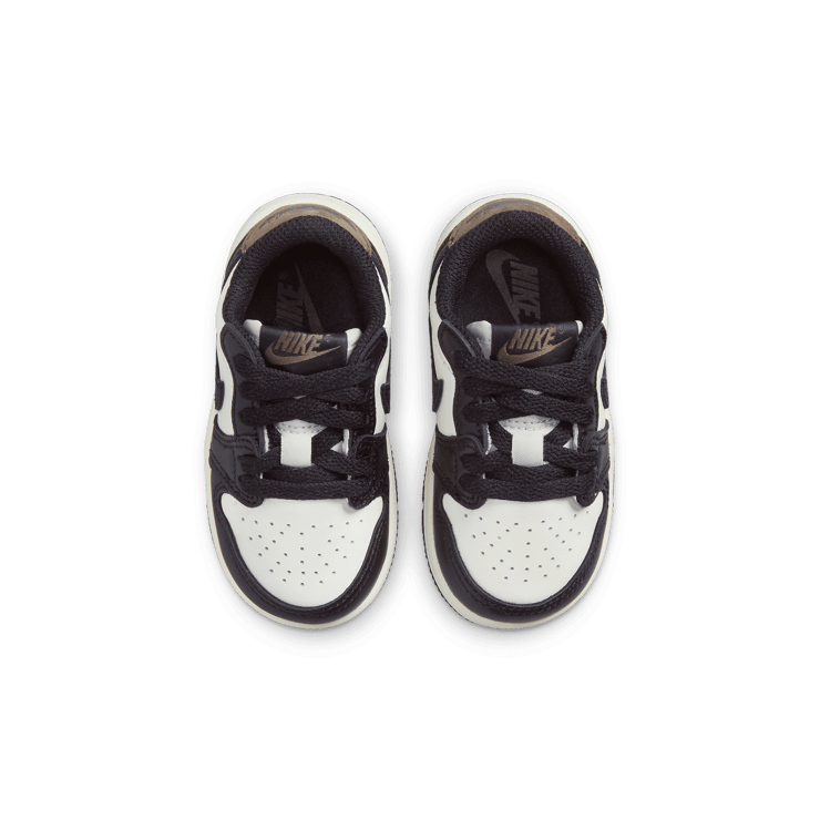 Air Jordan 1 Retro Low OG Mocha (TD) Angle 1
