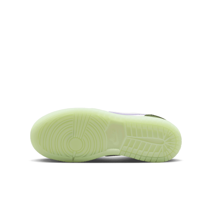 Air Jordan 1 Retro Low OG Black Raspberry (GS) Angle 0