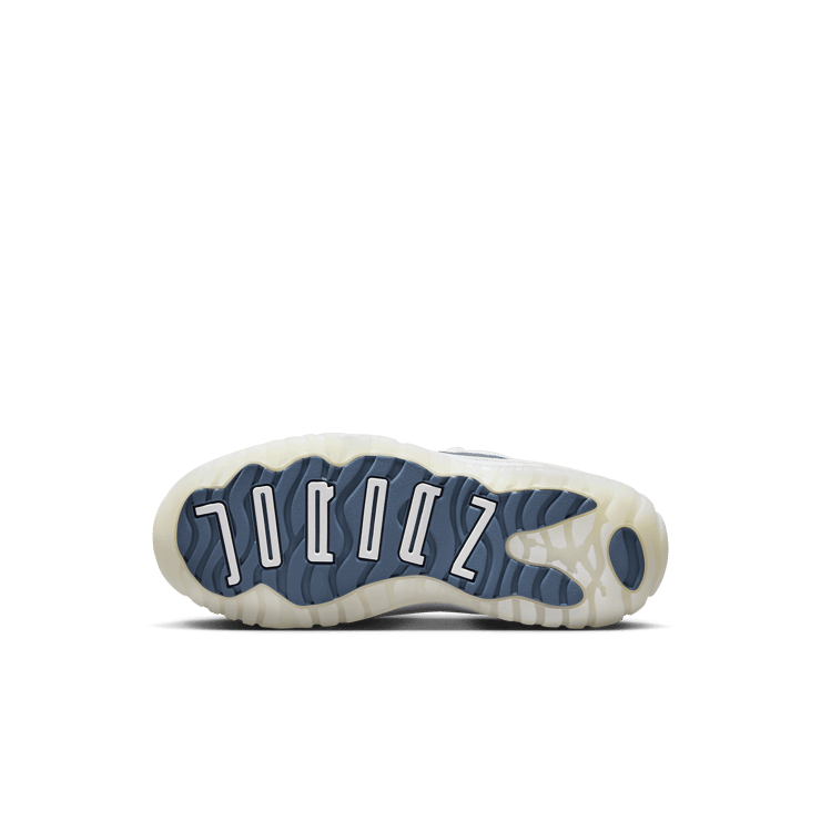 Air Jordan 11 Retro Low Diffused Blue (PS) Angle 0