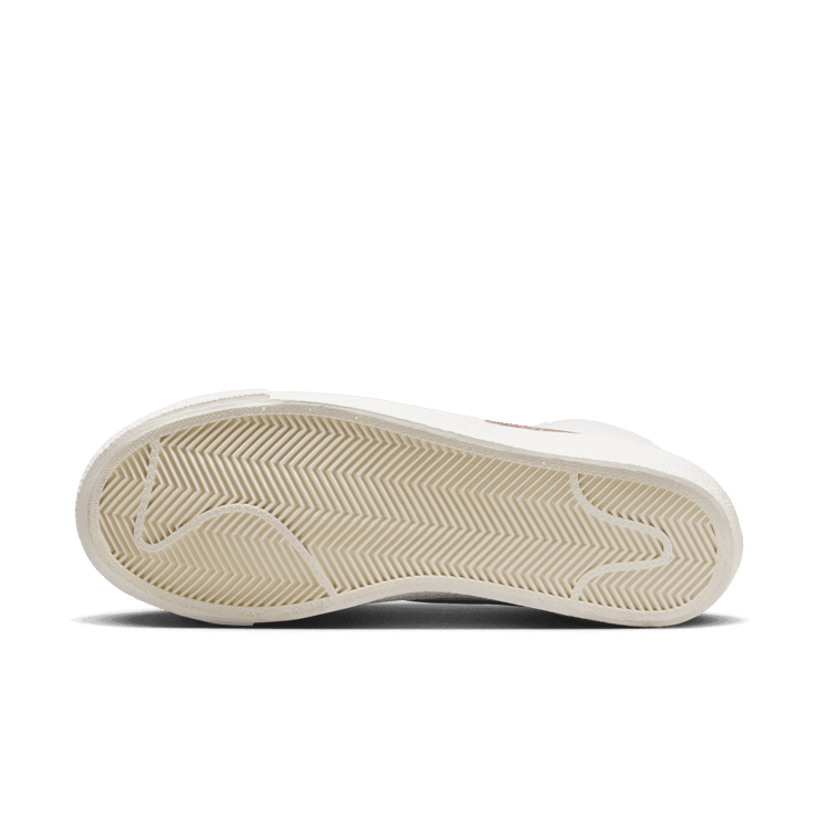 Nike Blazer '77 Vintage Mid 'Habanero Red' (W) Angle 0