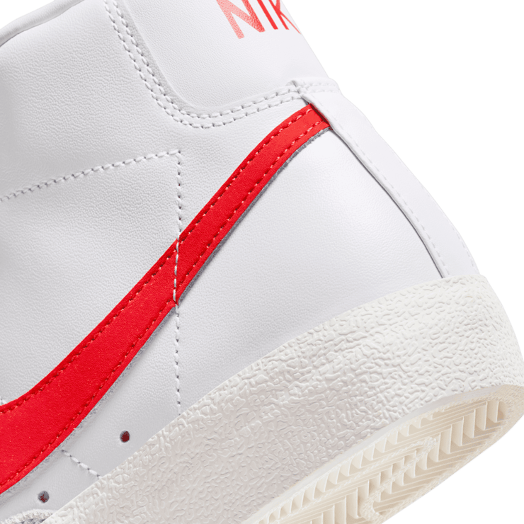 Nike Blazer '77 Vintage Mid 'Habanero Red' (W) Angle 5