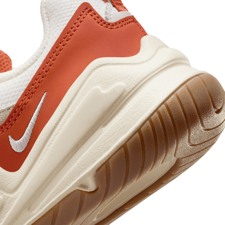 Nike Tech Hera Angle 6