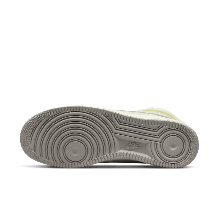 Nike Air Force 1 High LV8 Sail Medium Grey Angle 0