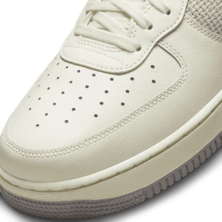 Nike Air Force 1 High LV8 Sail Medium Grey Angle 4