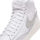 Nike Blazer Phantom Mid Angle 4