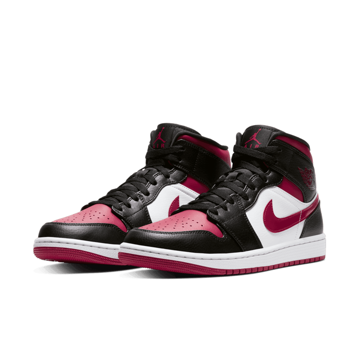 Jordan 1 Mid Bred Toe Angle 2