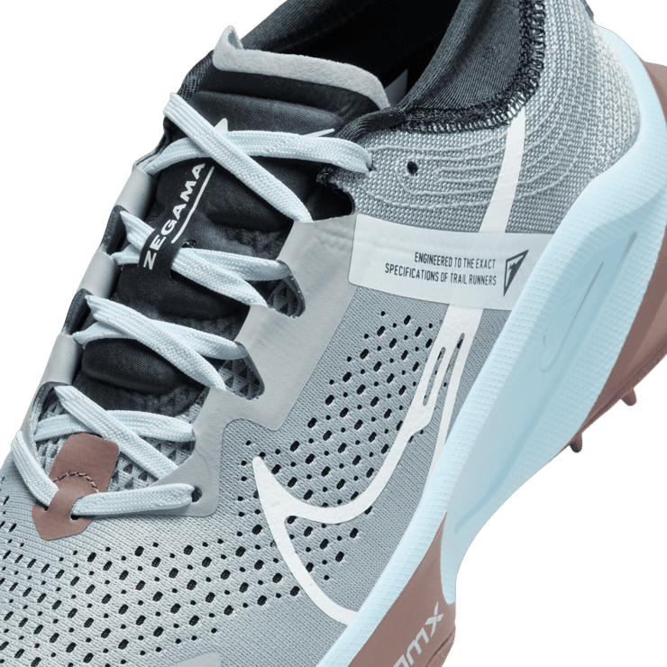 Nike Zegama Trail Angle 4