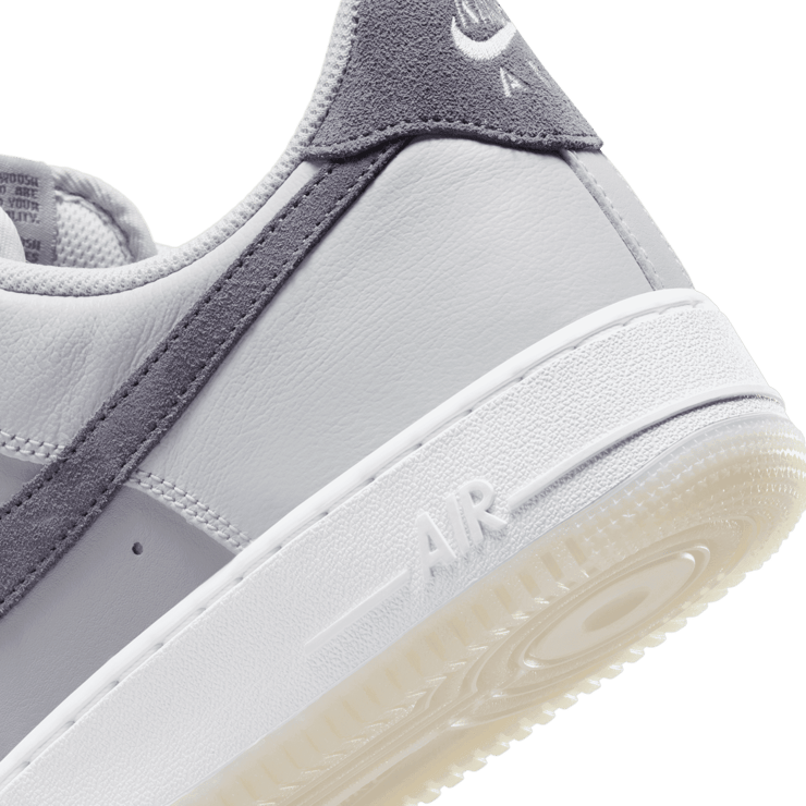 Nike Air Force 1 '07 LV8 Angle 5