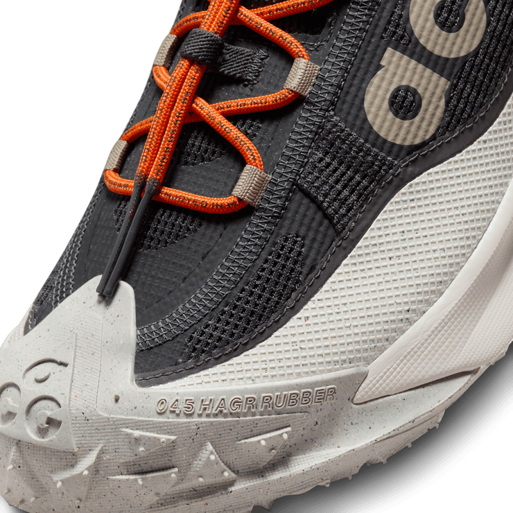 Nike ACG Mountain Fly 2 Low GTX Dark Smoke Grey Light Orewood Brown Angle 4