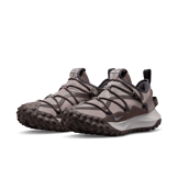 Nike ACG Mountain Fly Low Ironstone Angle 2