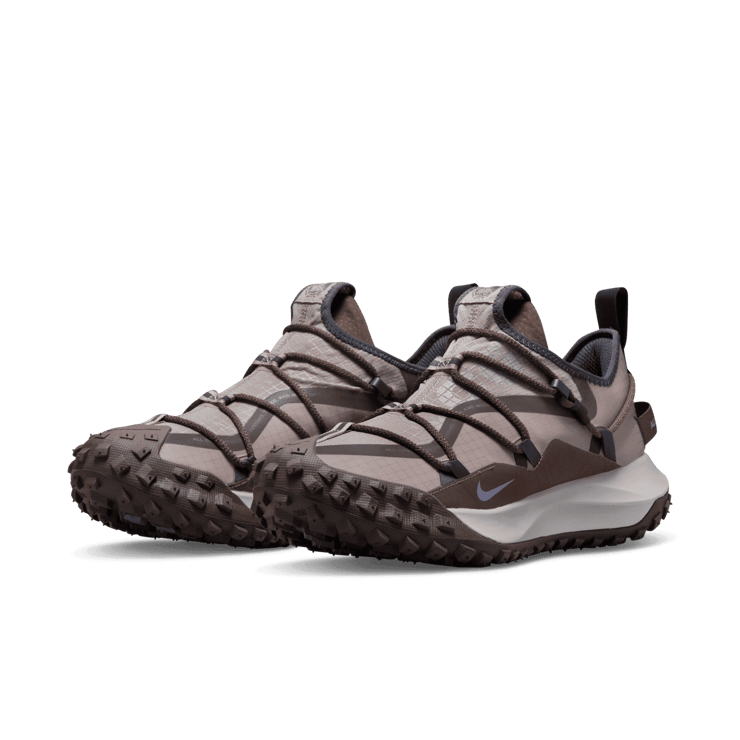 Nike ACG Mountain Fly Low Ironstone Angle 2