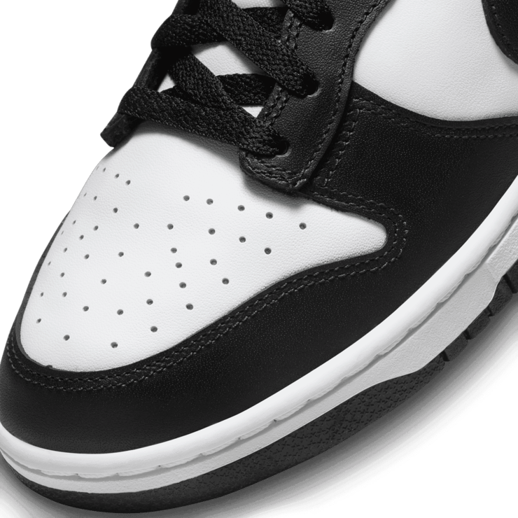 Nike Dunk Mid 'Panda' Angle 4