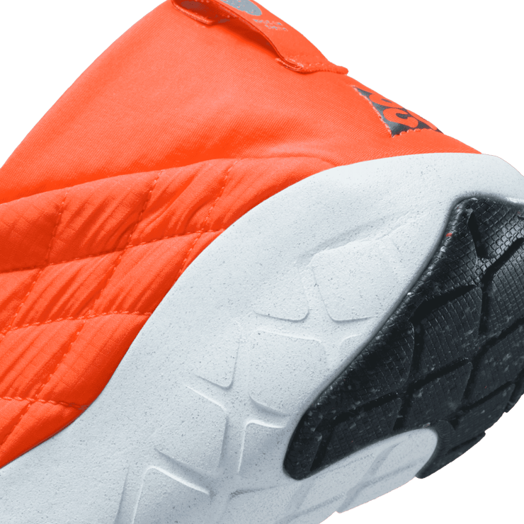 Nike ACG Moc 3.5 Rush Orange Angle 5