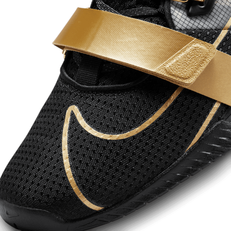 Nike Romaleos 4 'Black Metallic Gold' Angle 4