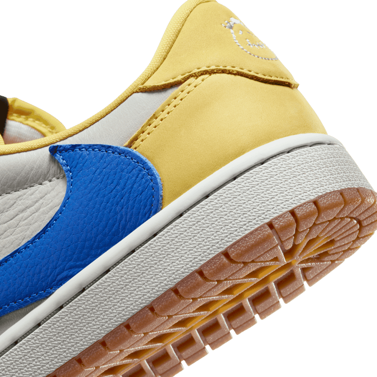 Air Jordan 1 Retro Low OG Travis Scott Canary (W) Angle 0