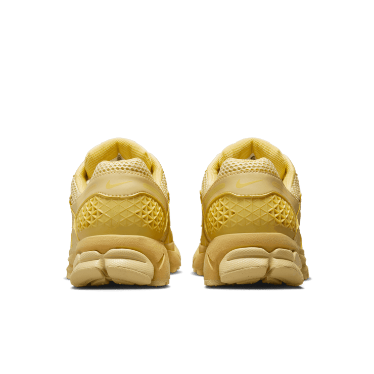 Nike Zoom Vomero 5 Saturn Gold Lemon Wash (W) Angle 3