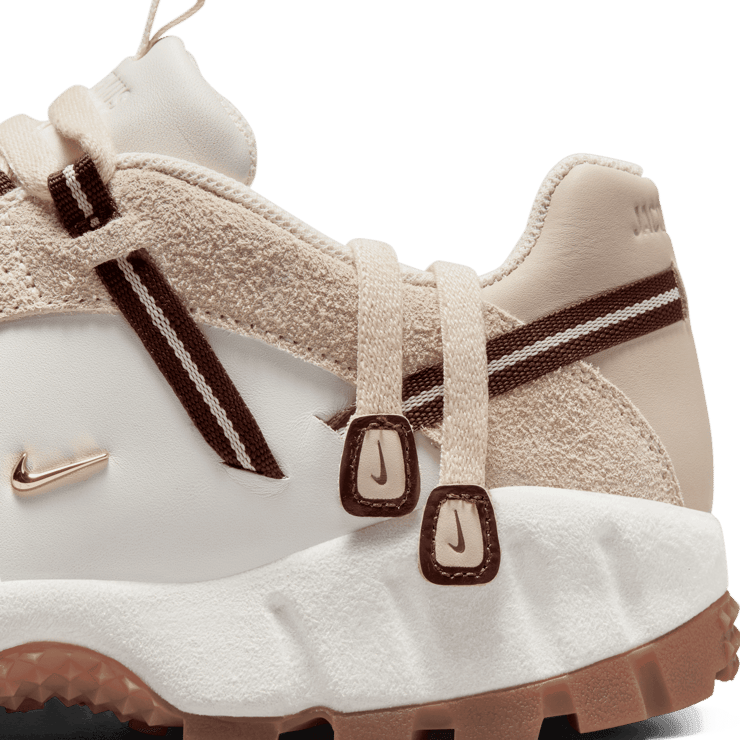 Nike Air Humara LX Jacquemus Beige (W) Angle 8