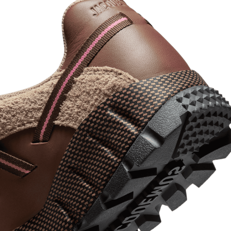 Nike Air Humara LX Jacquemus Brown (W) Angle 5