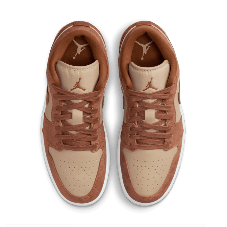 Air Jordan 1 Low SE Legend Coffee (W) Angle 1