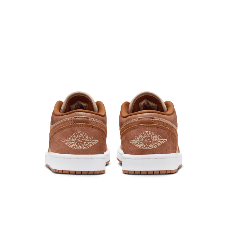 Air Jordan 1 Low SE Legend Coffee (W) Angle 3