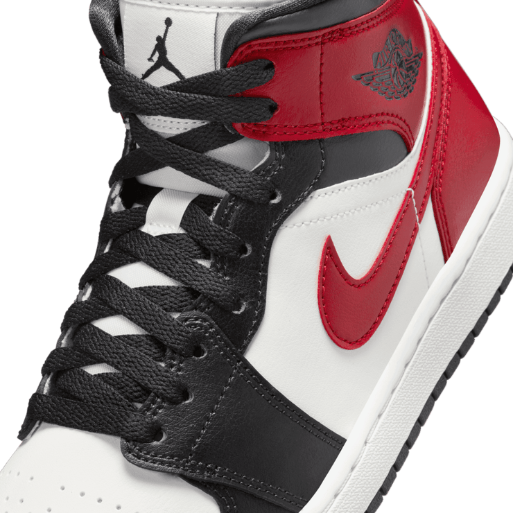 Air Jordan 1 Mid Black Toe (W) Angle 4